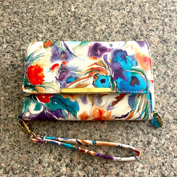 mundi Accessories - NWOT Mundi My Big Fat Wallet Wristlet